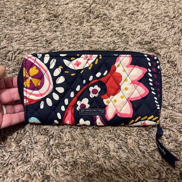 Vera Bradley Handbags - NWT Vera Bradley Zip Around Wallet